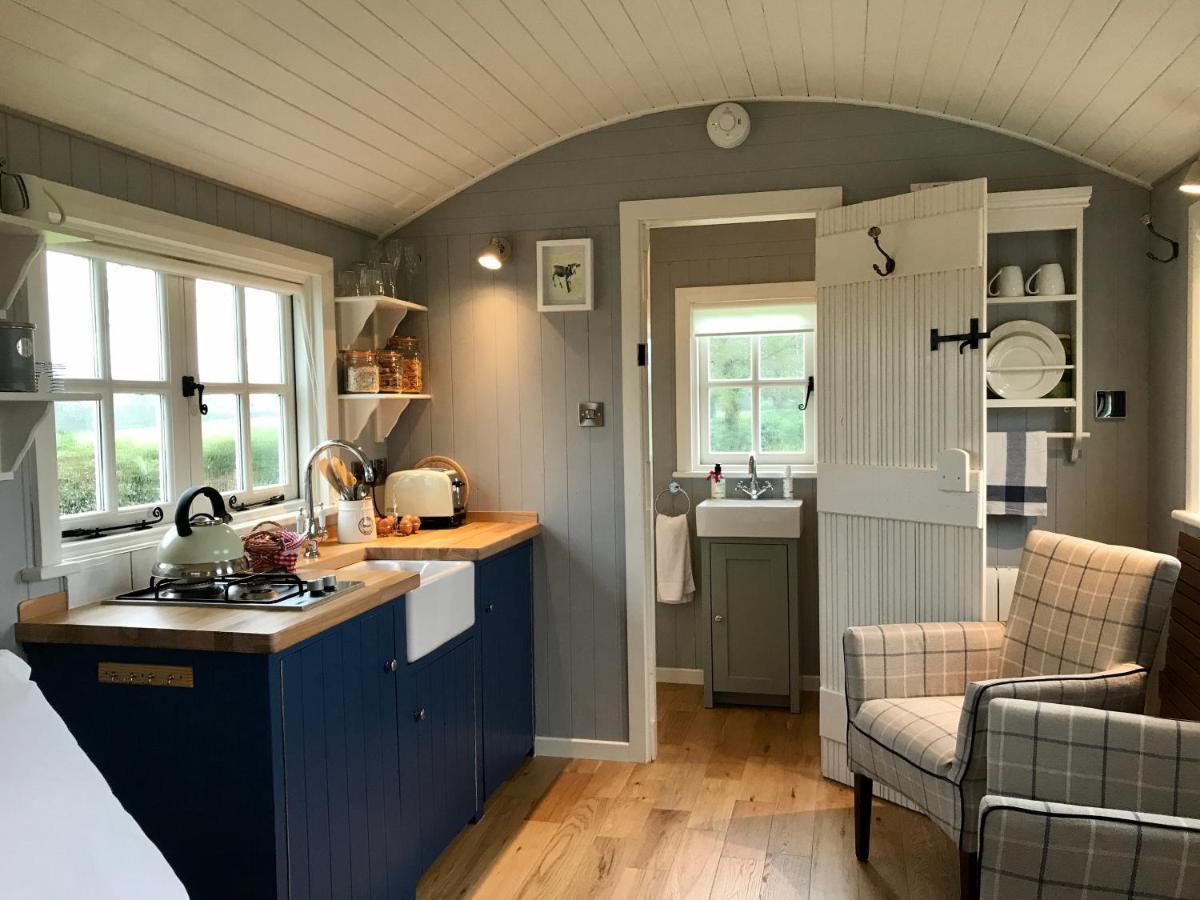 Sheelin Huts Blue, Hot-Tub Available From 1St April Until 1St November Vila Cavan Exterior foto