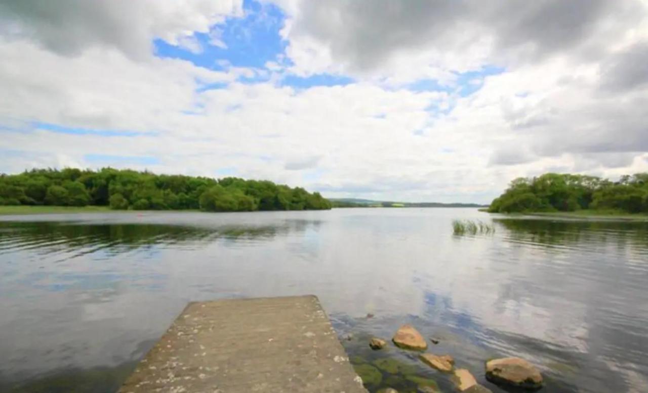 Sheelin Huts Blue, Hot-Tub Available From 1St April Until 1St November Vila Cavan Exterior foto